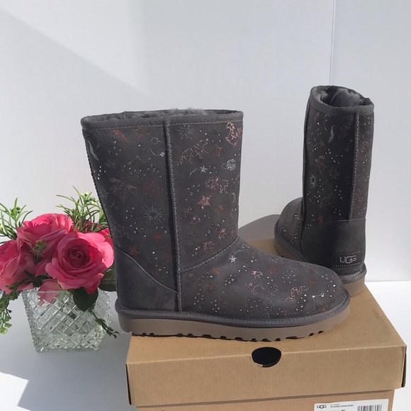 UGG Classic Zodiac Short Boots - Picture 4 of 8